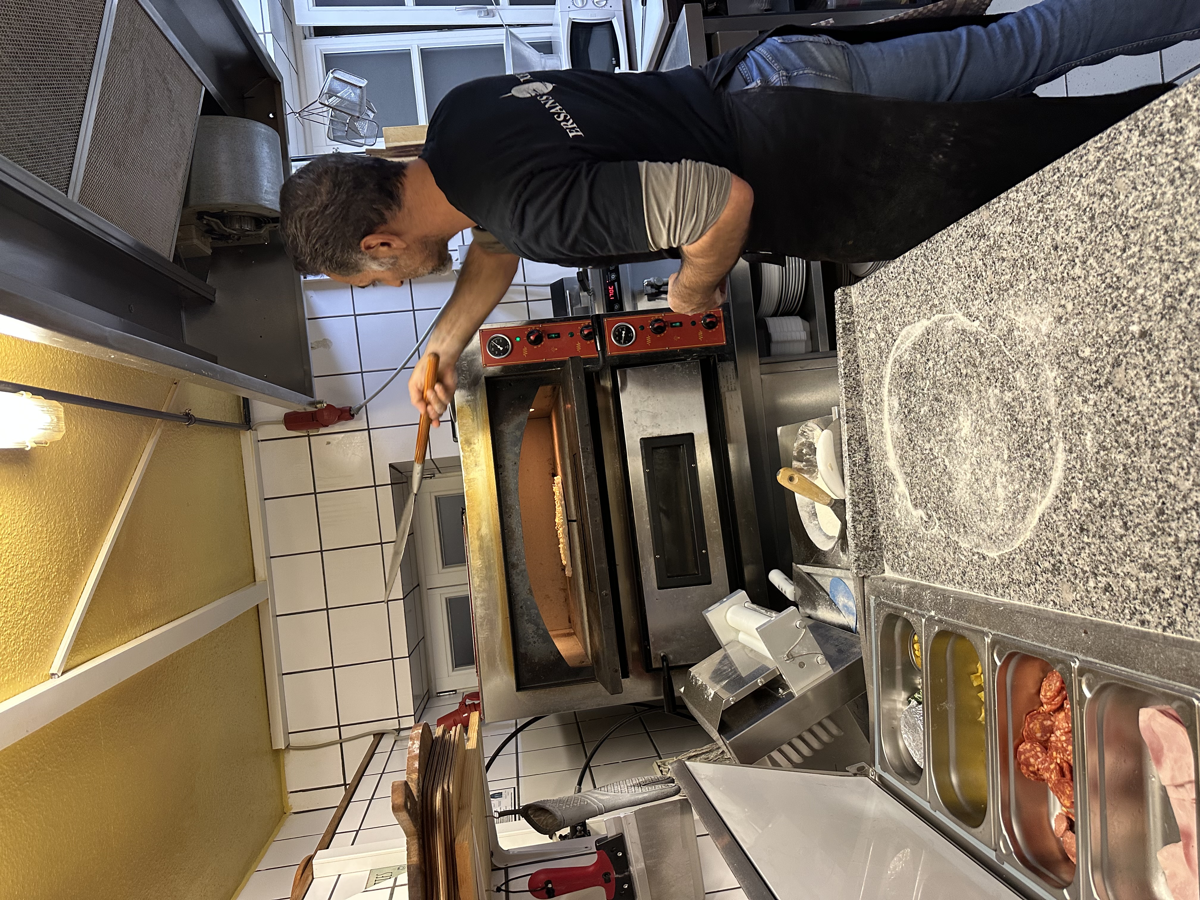 Ersan bei der Arbeit am neuen Standort
